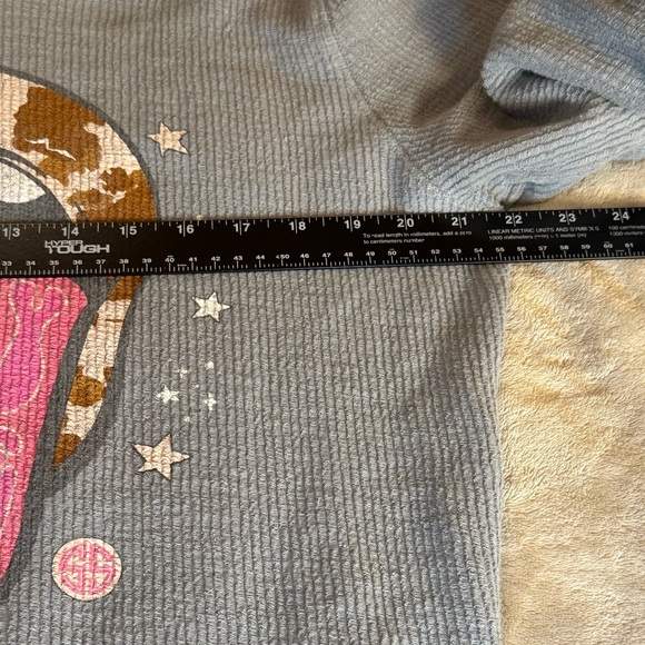 Simply Southern Ribbed Waffle Knit Sweatshirt Large Blue Gray Cow Print Tongue - Picture 7 of 10